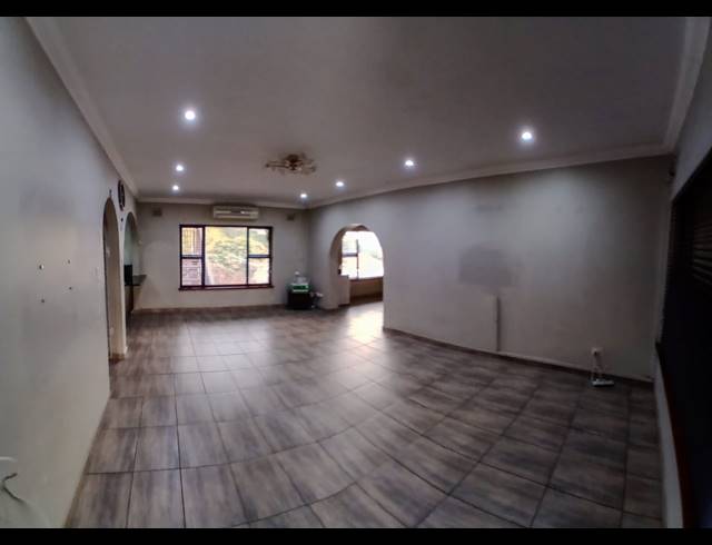 3 BEDROOM HOUSE FOR SALE IN BLUFF